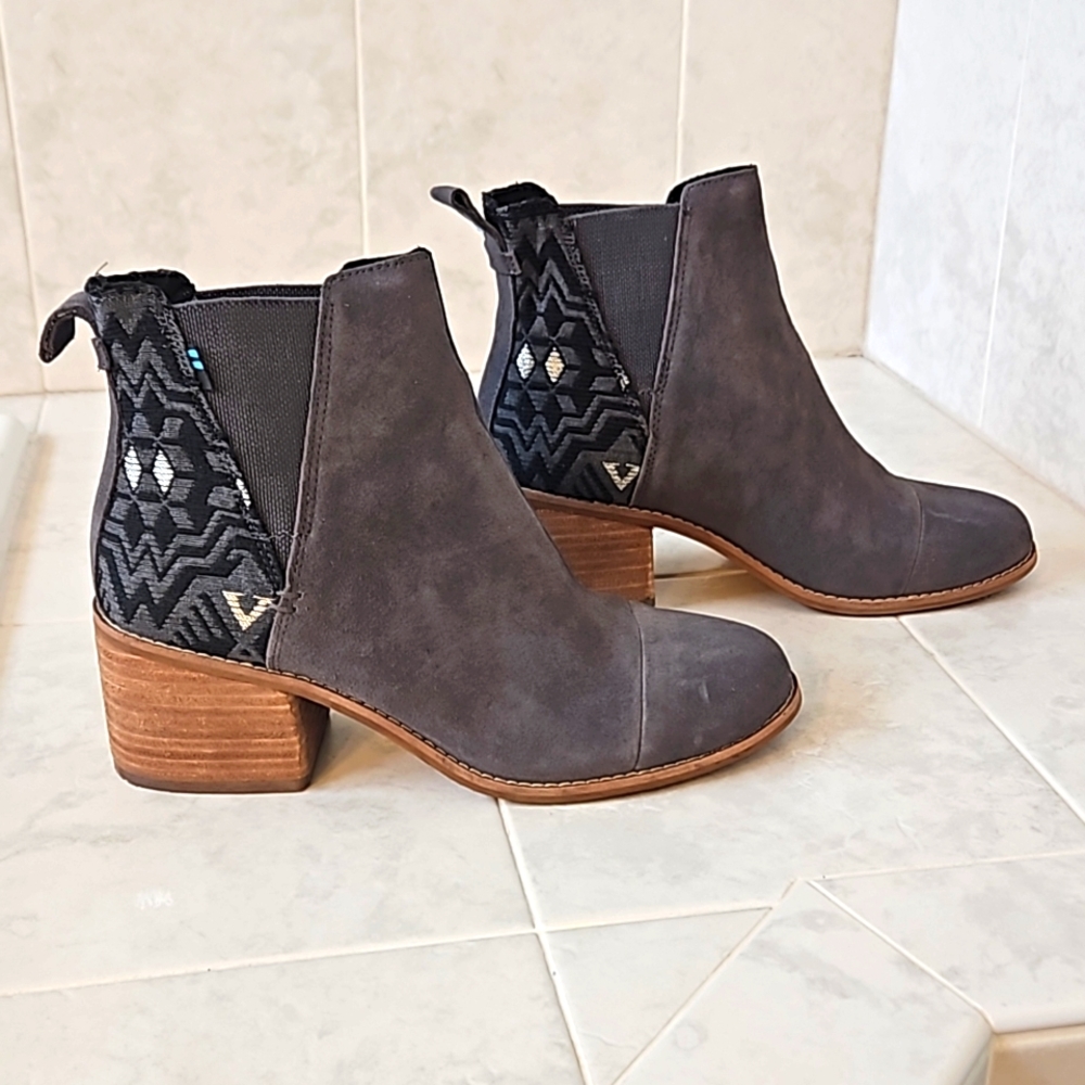 Toms | Esme Bootie Grey Suede Metallic Aztec Print Size 9 women's